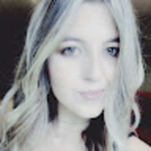 Meet your Posher, Daniela